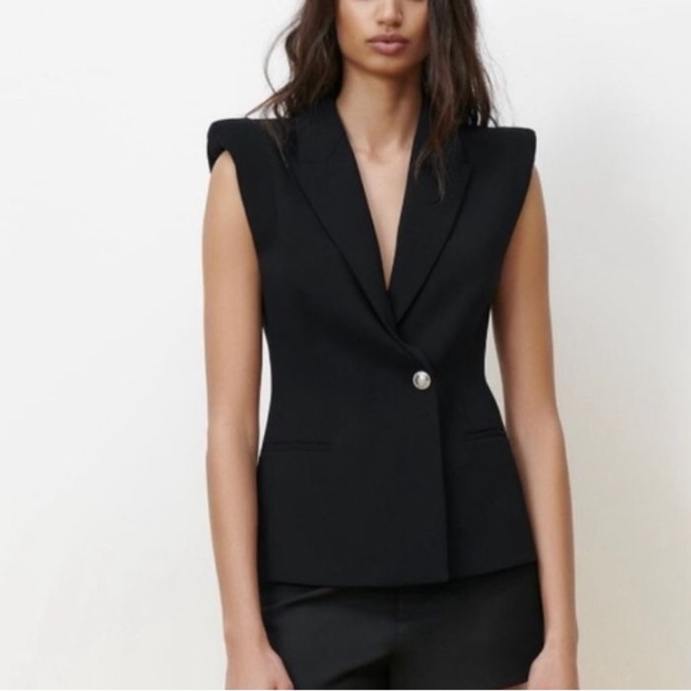 Zara Black padded shoulder vest.
Size small. Brand new
